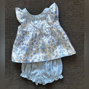 Gymboree 6-12 Month Blue and White Floral Top and Coordinating Shorts